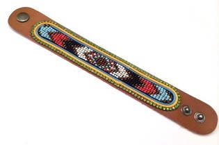 Кожена гривна Aztek със зелени стрази (1 бр.)