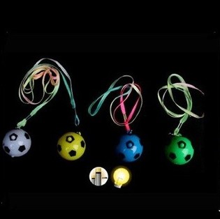 Светеща LED Висулка Футболна Топка за Врат (48 бр.)